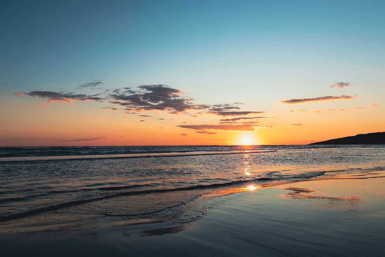 coucher-de-soleil-sur-plage-matira-bora-bora.jpeg (125 KB)