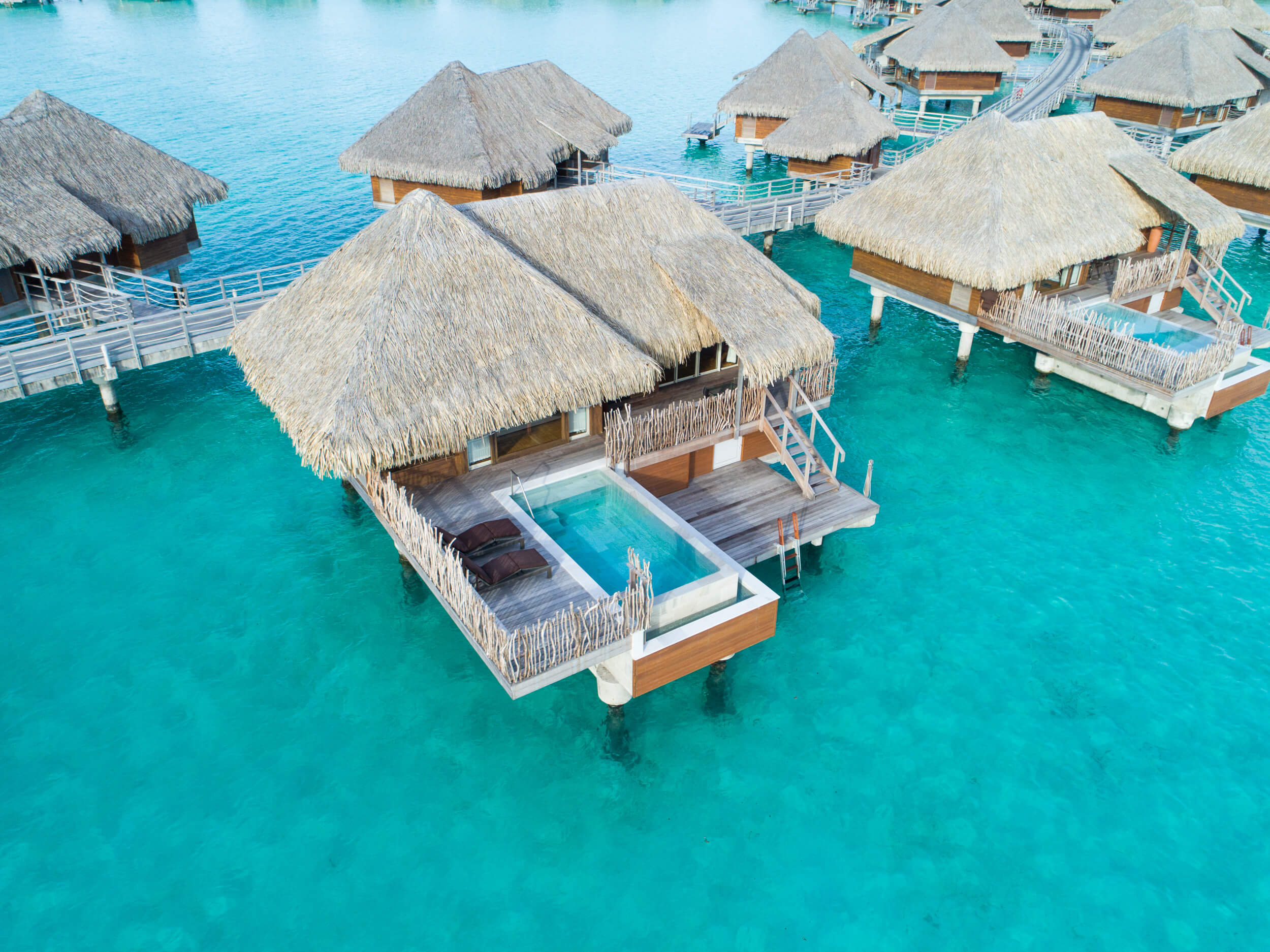 les-bungalows-sur-pilotis-bora-bora.jpeg (546 KB)