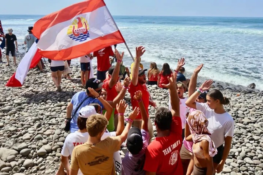 Mondiaux de surf juniors au Salvador : Kavei Pierson et Rirava Clark décrochent leur billet pour le 3e tour | 23.6 Radio