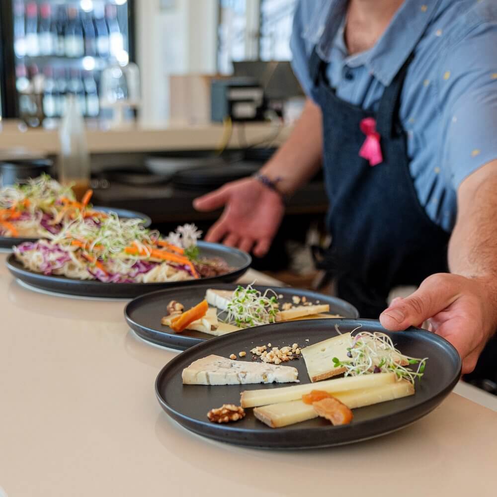 livresse-bar-restaurant-mets-exquis-papeete.jpeg (73 KB)