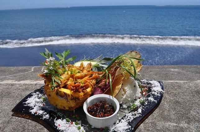 restaurant-le-royal-tahitien-crevettes-au-curry-tahiti.jpeg (58 KB)