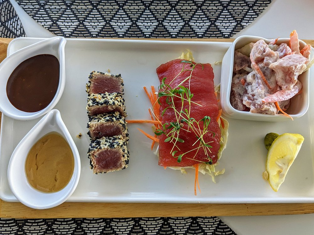 taapuna-beach-plat-bar-tahiti.jpeg (190 KB)