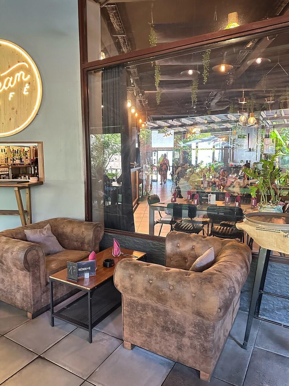 urban-cafe-deco-style-papeete-tahiti 3.jpeg (228 KB)